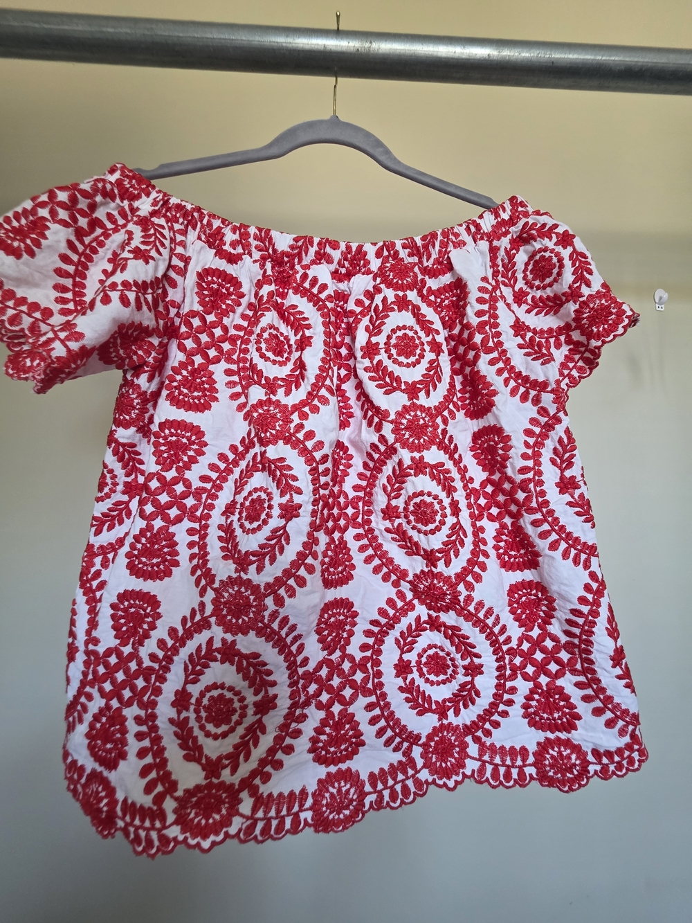 Entro Red White Embroidered Off Shoulder Peasant Blouse Boho Fiesta Top Size S - Picture 2 of 6